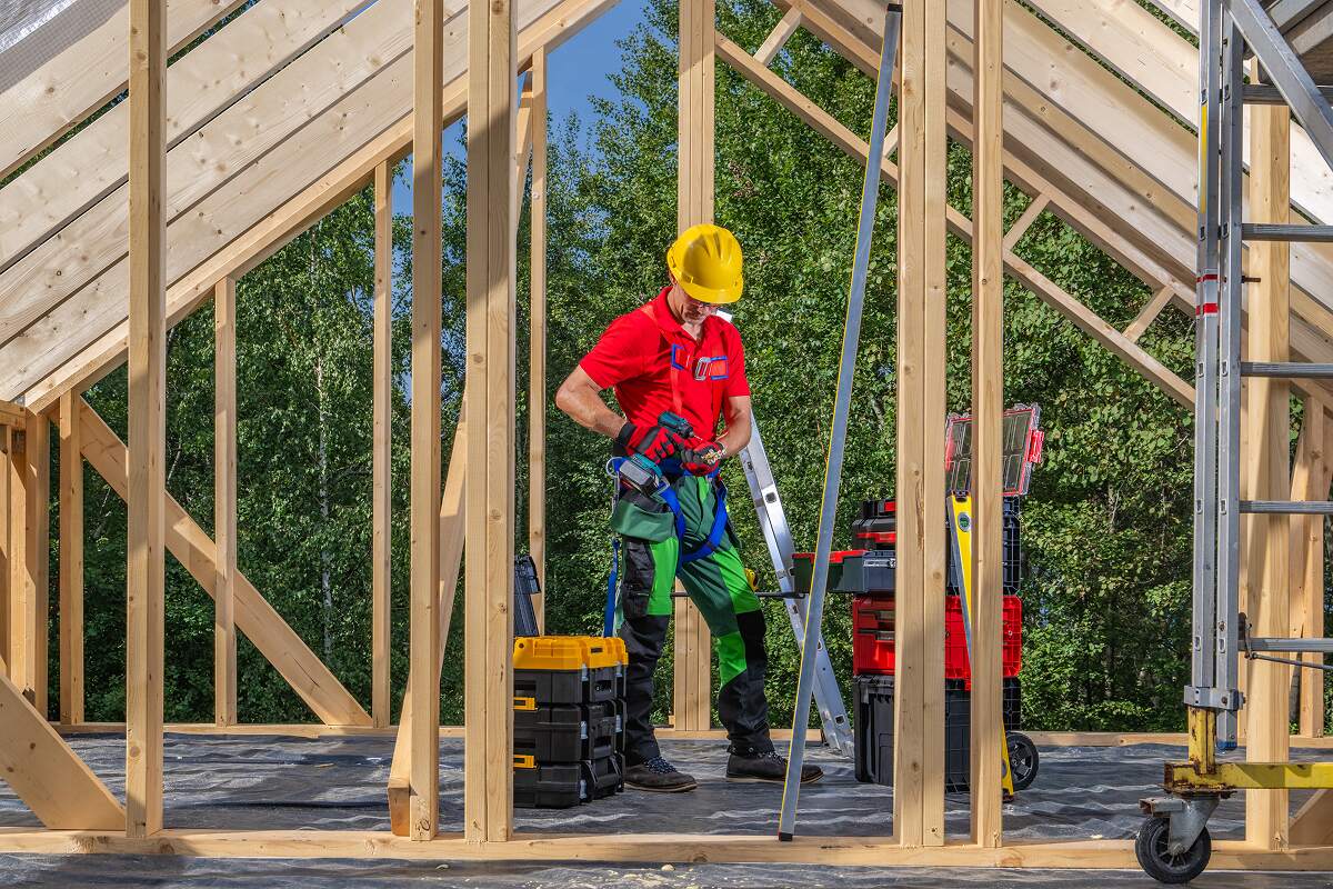 caucasian-construction-site-contractor-worker-wear-C4YFKQ9.jpg